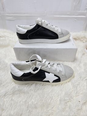 La Sheelah Women's Black and White Grey Star low Top Lace Up Sneakers Size 8.5